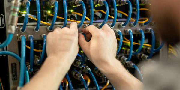 Infraestructura Común Telecomunicaciones Jaca · Instalación de infraestructura común de Telecomunicación Voz sobre IP (VoIP)